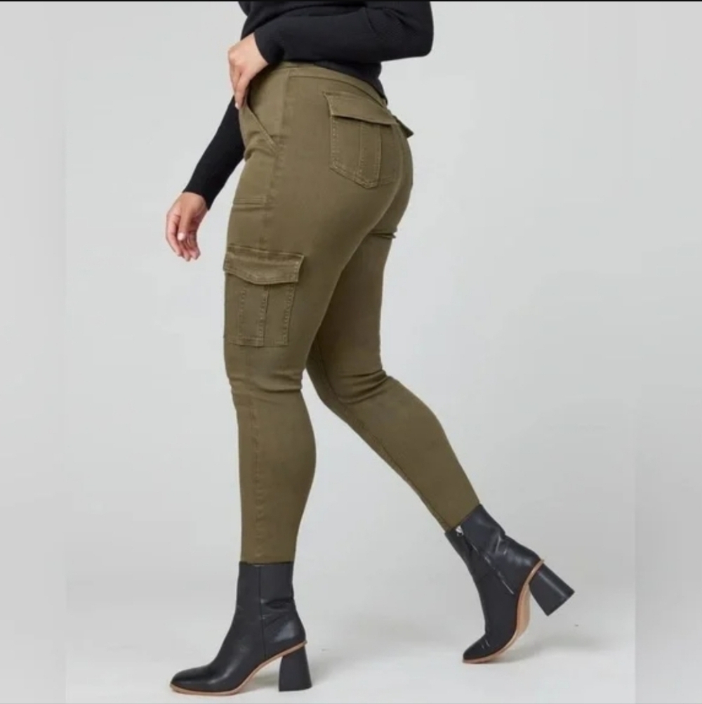 Spanx Olive Green Stretch Twill Ankle Cargo Pants Size 2X/2T - Picture 3 of 14
